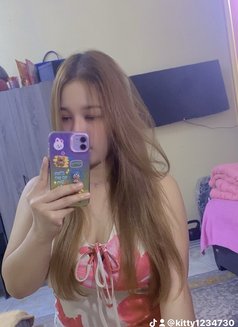 Kitty - escort in Al Sohar Photo 7 of 8