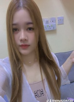 Kitty - escort in Al Sohar Photo 8 of 8