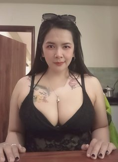 Kitty - puta in Riyadh Photo 17 of 19