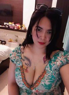 Kitty - puta in Riyadh Photo 18 of 19