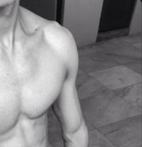 Kitu, just landed - Male escort in Dubai
