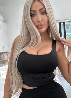 Kiva - escort in Bangkok Photo 4 of 6