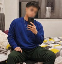 Kiwi Juice - Male escort in New Delhi