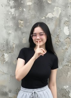 Kiwi - escort in Ho Chi Minh City Photo 2 of 12