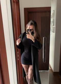 Ms. Le - escort in Ho Chi Minh City Photo 3 of 9