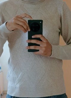 KK@Bahrain 🇧🇭 24/7 Available - Male escort in Al Manama Photo 1 of 3