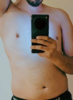 KK@Bahrain 🇧🇭 24/7 Available - Male escort in Al Manama Photo 3 of 3