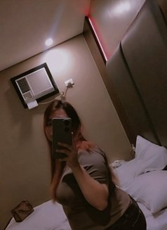 Klaiza - escort agency in Manila Photo 4 of 10