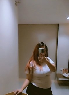 Klaiza - escort agency in Manila Photo 6 of 10