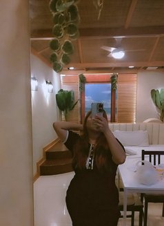 Klaiza - escort agency in Manila Photo 7 of 10