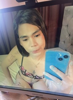 Klea Kismundo - Transsexual escort in Makati City Photo 1 of 5