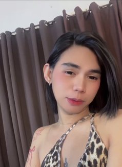 Klea Kismundo - Transsexual escort in Makati City Photo 3 of 5