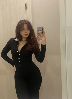 Kleo - escort in Dubai Photo 8 of 12