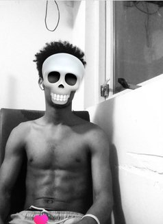 Klg - Male escort in Paris Photo 1 of 2