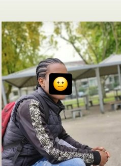 Klg - Male escort in Paris Photo 2 of 2