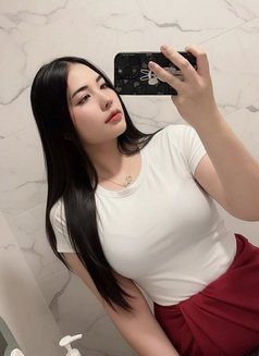 Nicha Sexy Lady good massage in - puta in Riyadh Photo 5 of 5