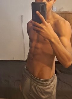 Knoxx - Male escort in Muscat Photo 1 of 1