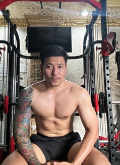 Ko Thai - masseur in Bangkok Photo 4 of 6