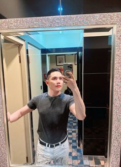 Kob - Acompañantes masculino in Bangkok Photo 1 of 1