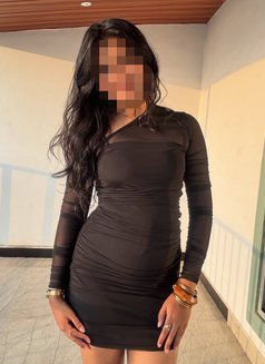 Kochi Escort Safe & Genuine Service - puta in Kochi Photo 2 of 2