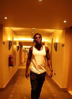 Kojo - Male escort in Accra Photo 7 of 9