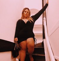Koko Curvy - Transsexual escort in Toulon