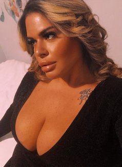 Koko Curvy - Transsexual escort in Toulon Photo 5 of 11