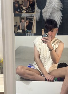 Koko - Male escort in Kuwait Photo 8 of 11