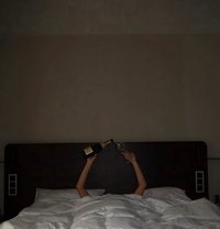 Top and bottom - Transsexual escort in Kuwait