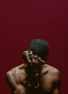 Sir kuree - Male escort in Cairo Photo 1 of 2