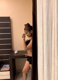 Kolkata Rose Escort Service - puta in Kolkata Photo 13 of 14