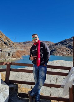 Kolkata's Wild Weekend Escape - Acompañantes masculino in Kolkata Photo 5 of 5