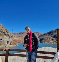 No Advance Escort Service - Acompañantes masculino in Kolkata