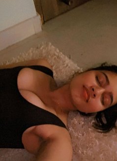 Kolkata Vip Call Girl Service Available - puta in Kolkata Photo 2 of 2