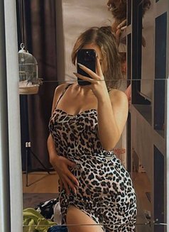 Kolkata VVIP Escort - escort in Kolkata Photo 2 of 5