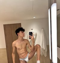 Kolya - Male escort in İstanbul