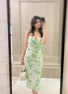 Komal - puta in Hyderabad Photo 1 of 21