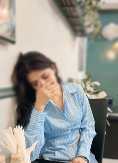 Komal - puta in Hyderabad Photo 5 of 21