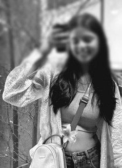 Komal - puta in Hyderabad Photo 9 of 21