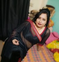 Anushka Escort Service - Agencia de putas in Coimbatore