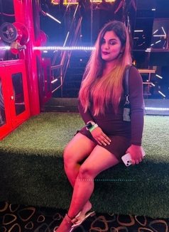 Komal Escorts Service and Call Girls Ser - puta in Surat Photo 4 of 4