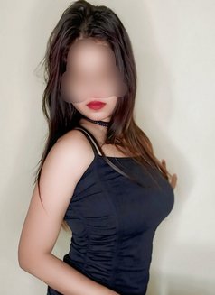 Komal -- meet & cam - escort in Pune Photo 5 of 10