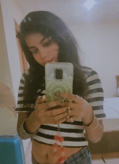 Komal Independent Girl (Incall & Outcall - puta in Noida Photo 1 of 3