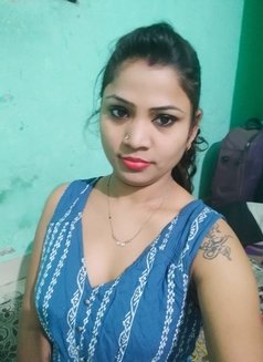 Komal Independent Girl - escort in Mumbai Photo 1 of 2