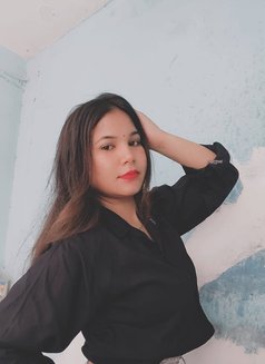 Komal Independent Girl - escort in Noida Photo 3 of 5