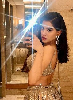 Komal Indian Babe - escort in Abu Dhabi Photo 1 of 3