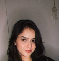 Komal - escort in Abu Dhabi