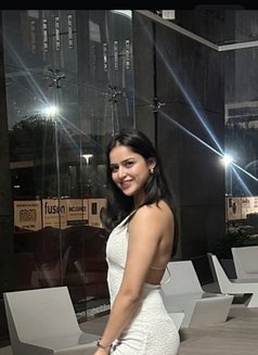 Komal - escort in Abu Dhabi Photo 8 of 10