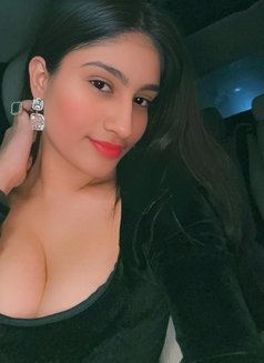 SIMRAN REAL MEET AND CAM SHOW 🤍 7 - puta in Bangalore Photo 3 of 5