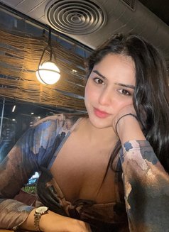 Komal - escort in Dubai Photo 4 of 4